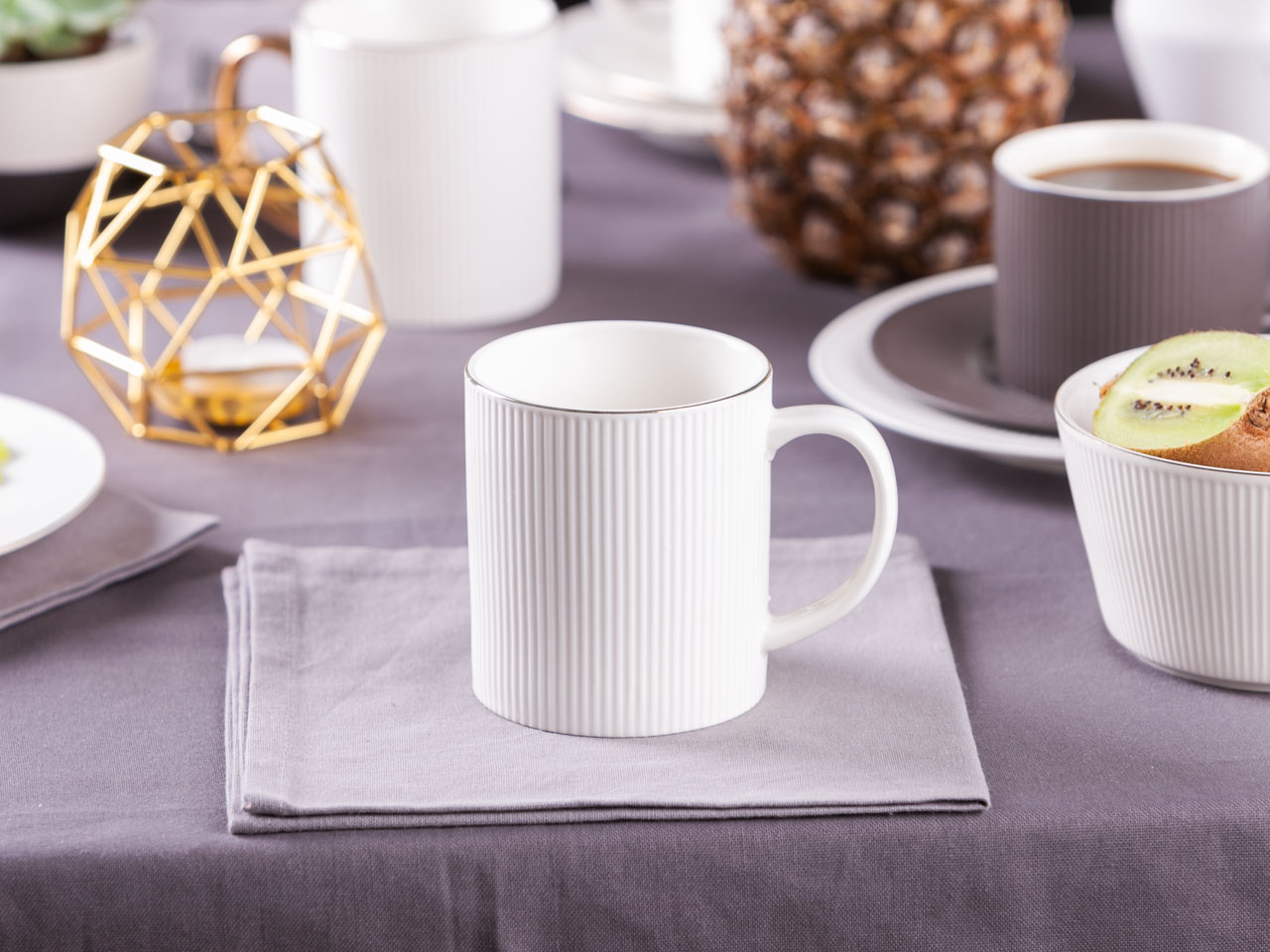 Kubek do kawy i herbaty porcelanowy Altom Design Urban White Złota Linia 320 ml