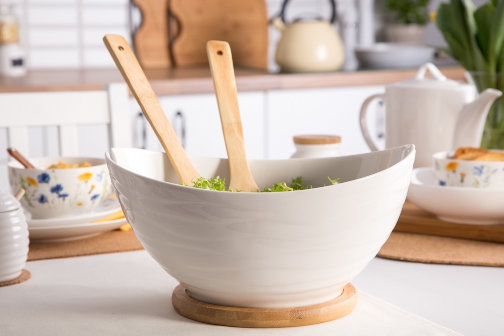 Oval salad bowl 29 x 24 x 15 CM  with bamboo tray and cutlery NBC