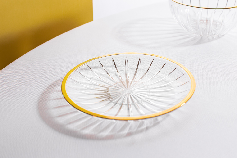 Glass plate with gold rim 15,2cm