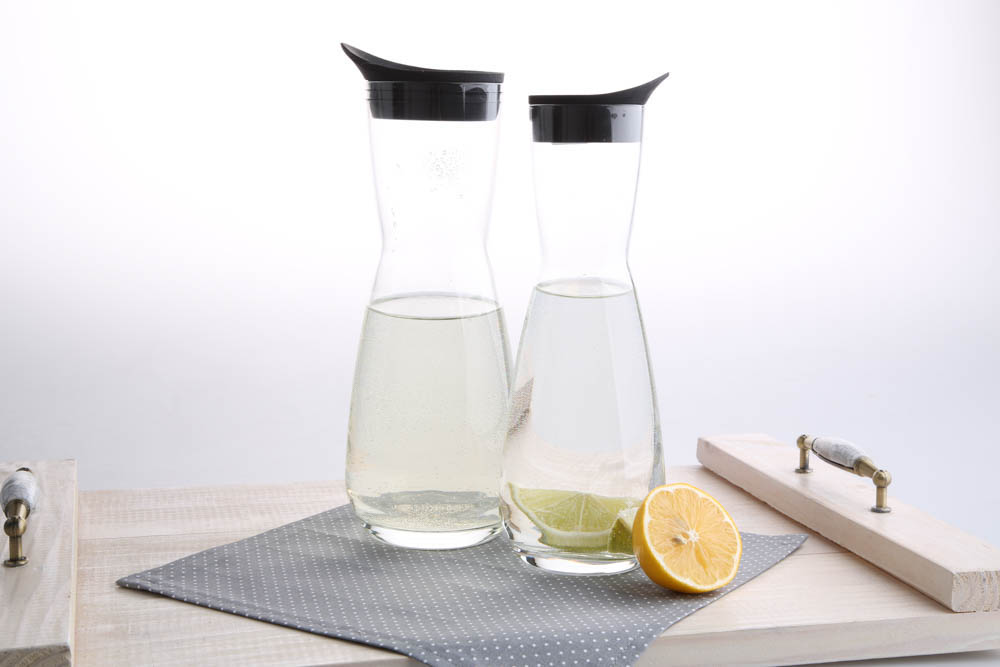 Decanter 1l with lid