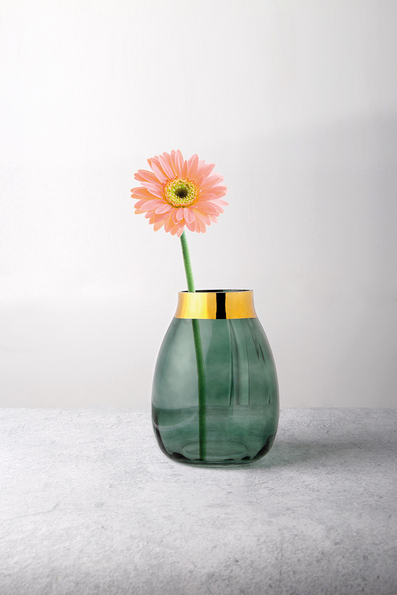 Aurora green vase with gold rim h-23cm