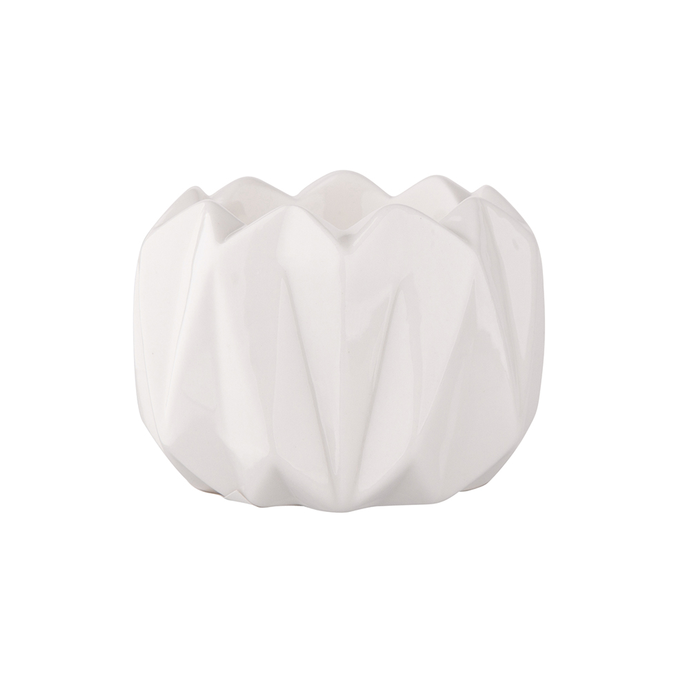 Candle holder in white color, 7x7x5 cm