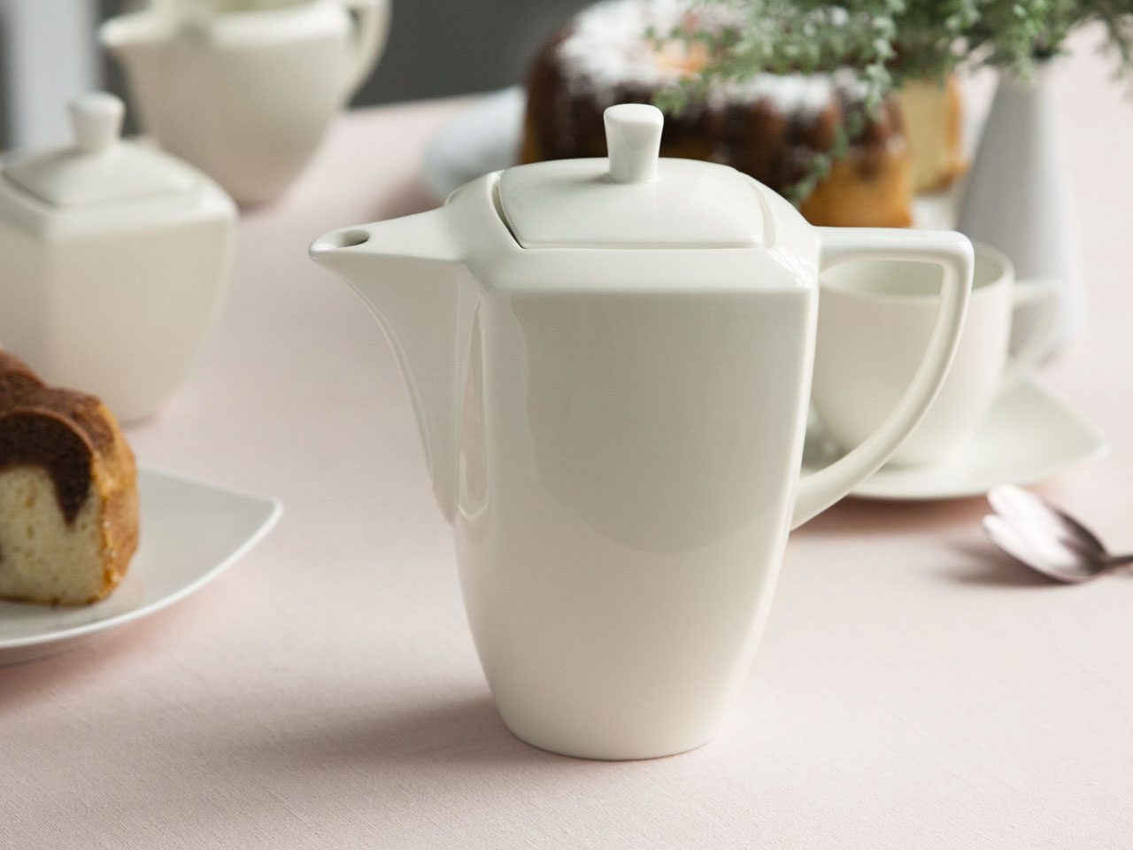 Imbryk do herbaty porcelana Karolina Hiruni 1,4 l